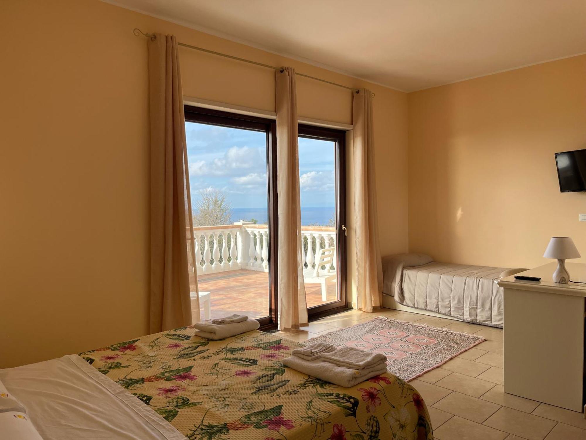 Residenza Domus Aurea Tropea- Vista Mare Hotel Santa Domenica  Exterior photo