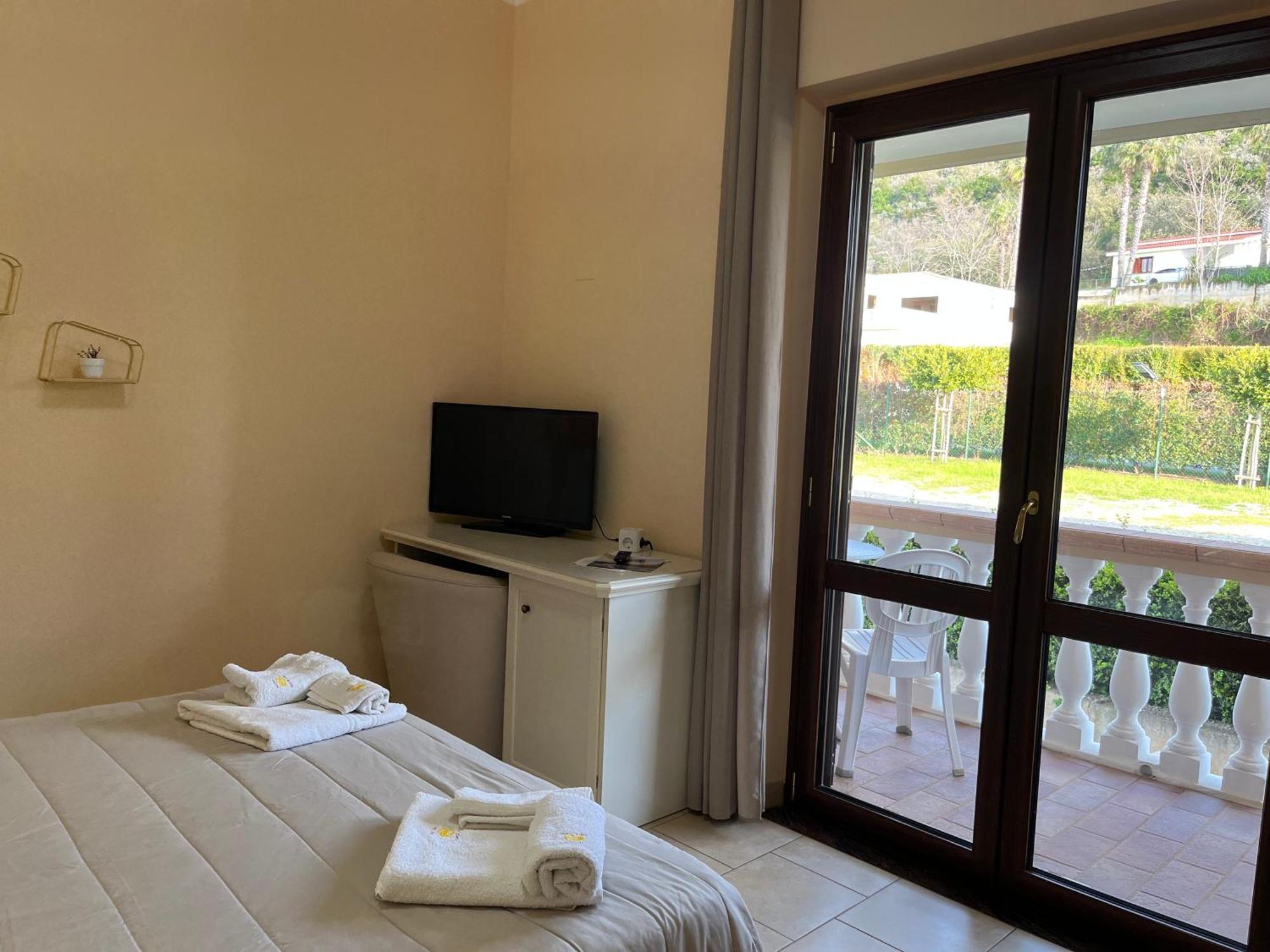 Residenza Domus Aurea Tropea- Vista Mare Hotel Santa Domenica  Exterior photo